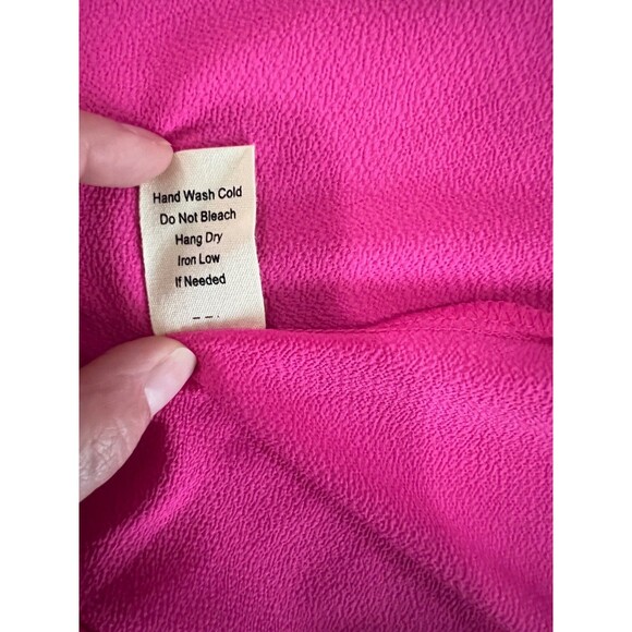 NWT Sweet Wanderer High Neck Sleevless Top in Fuchsia, Size Large - Picture 5 of 8